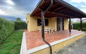 Villa indipendente le coccinelle beach mare piscina a 250 mt dal mare con servizio di piscina a 400 mt 12 k da Cefalu